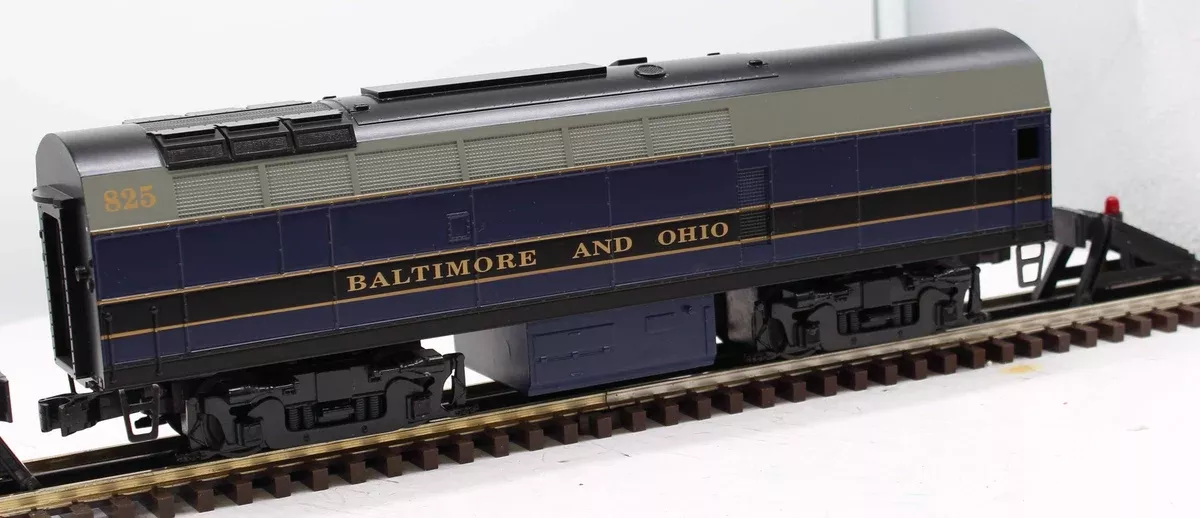 Williams SN-200B B&O B-Unit Non-Powered Cab #852 O Scale Used Damaged Box